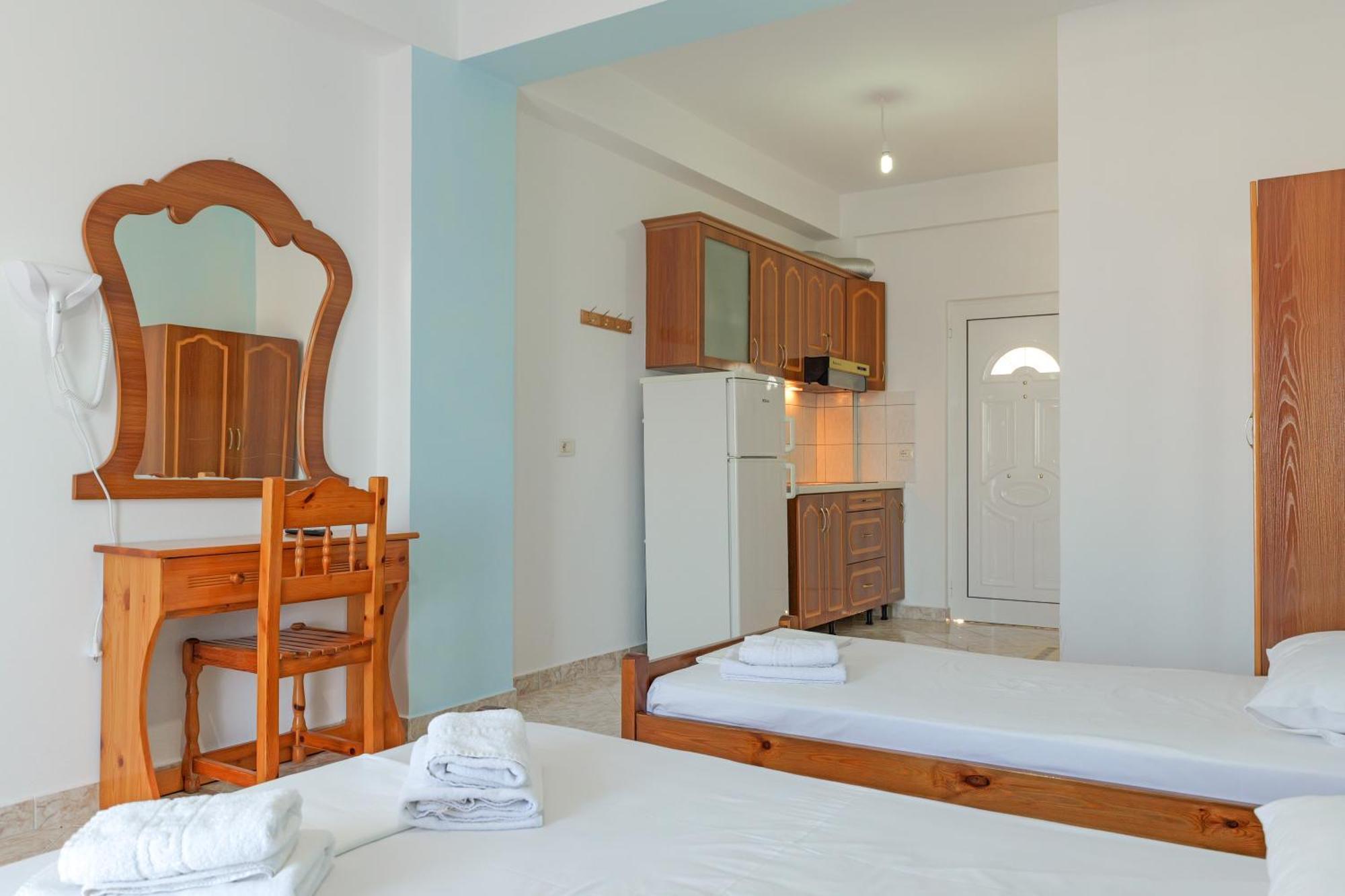 Seaview Apartaments Ksamil Eksteriør billede